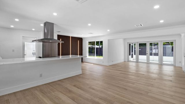4 of 53 - 4000 Ne 22nd Avenue, Lighthouse Point, FL