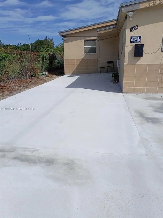 2 of 2 - 1815-1820 Ali Baba Avenue, Opa-Locka, FL