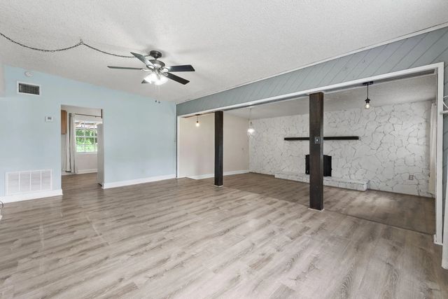 3 of 28 - 3920 Edwards Road, Fort Pierce, FL
