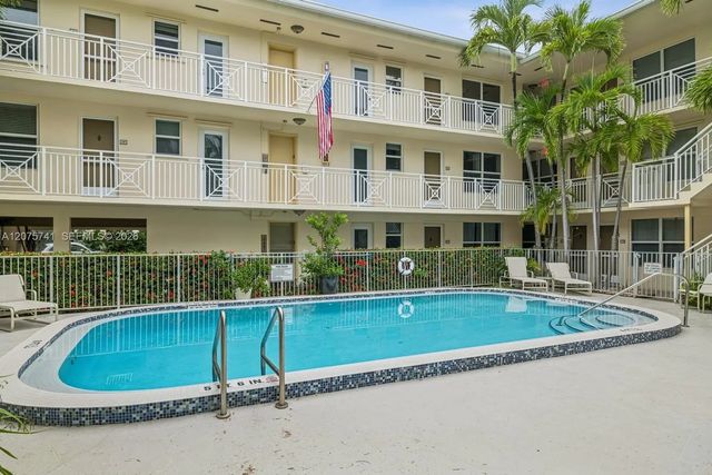 4 of 18 - 255 Sunrise Drive #107, Key Biscayne, FL