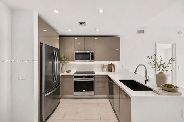 4 of 26 - 2000 Metropica Way #2111, Sunrise, FL