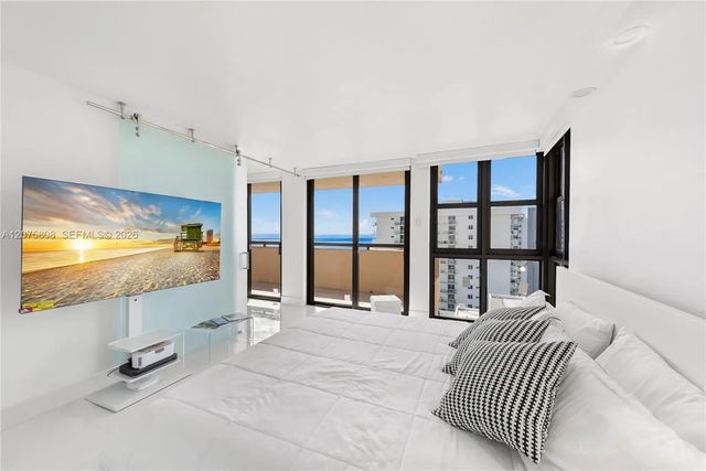 5 of 22 - 2555 Collins Avenue #1714, Miami Beach, FL