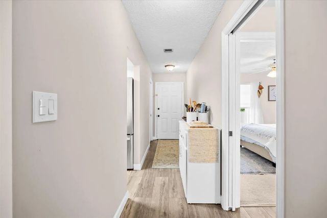 3 of 26 - 801 Se Central Parkway #14, Stuart, FL
