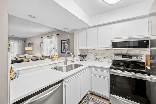 5 of 26 - 801 Se Central Parkway #14, Stuart, FL