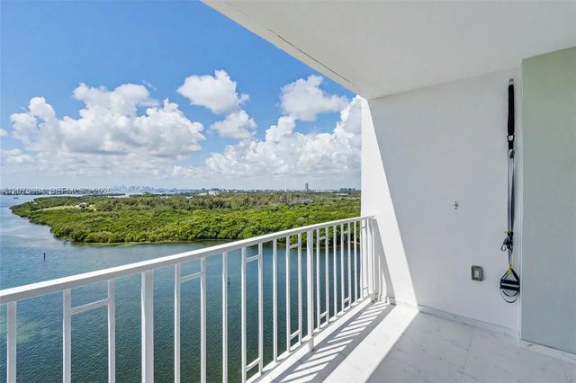 3 of 42 - 500 Bayview Drive #1924, Sunny Isles Beach, FL