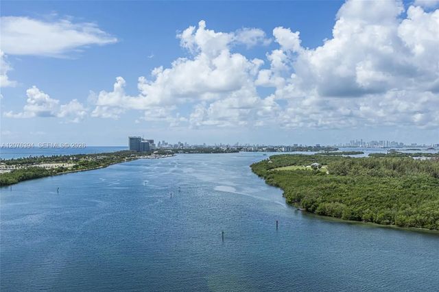 4 of 42 - 500 Bayview Drive #1924, Sunny Isles Beach, FL