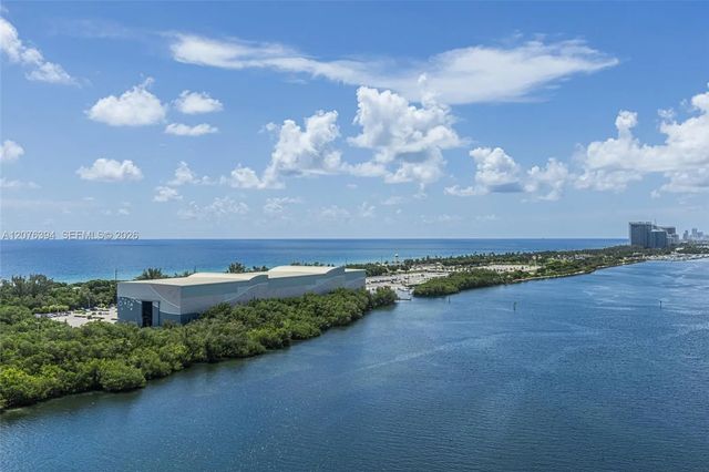 5 of 42 - 500 Bayview Drive #1924, Sunny Isles Beach, FL