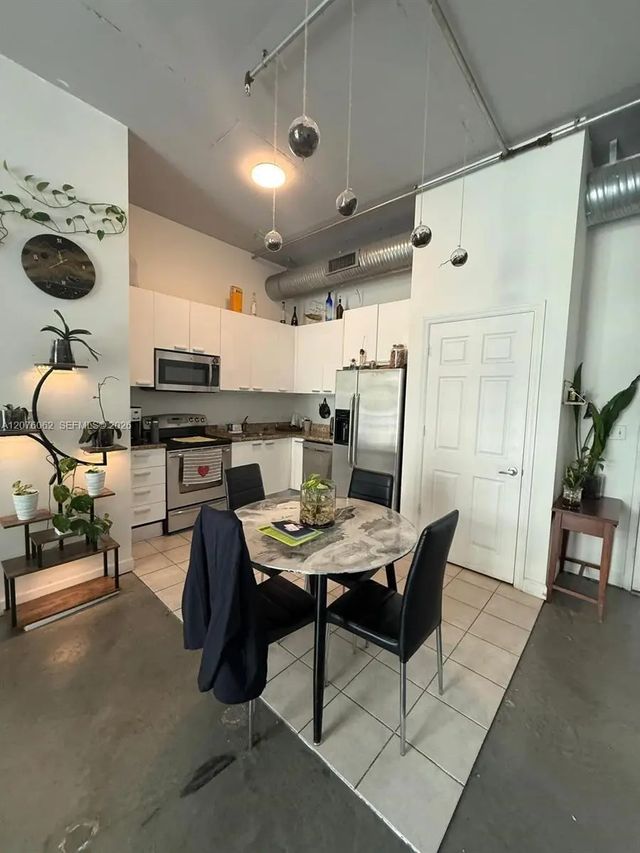 2100 Van Buren Street #216, Hollywood