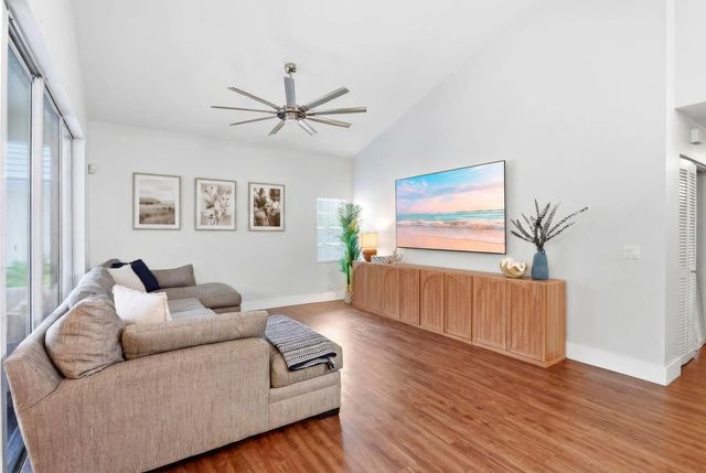 4 of 42 - 944 Dickens Place, West Palm Beach, FL