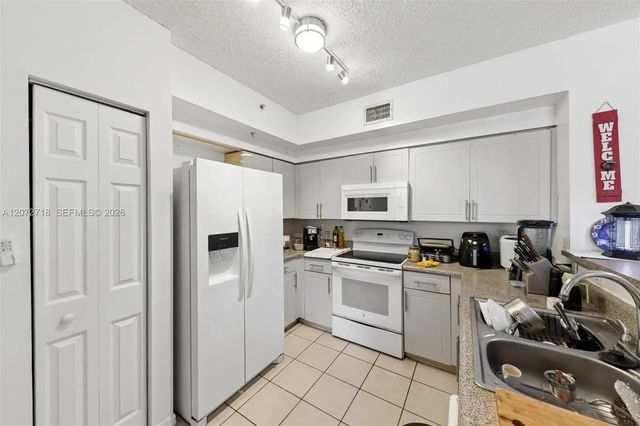 3 of 12 - 2280 E Preserve Way #204, Miramar, FL