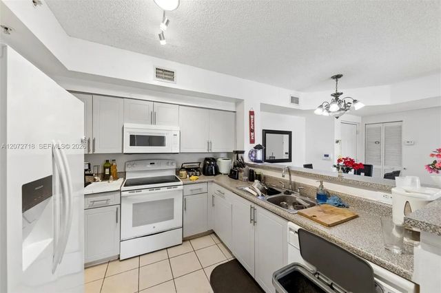 4 of 12 - 2280 E Preserve Way #204, Miramar, FL