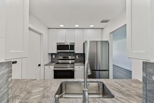 4 of 38 - 1190 Nw 90th Avenue, Plantation, FL