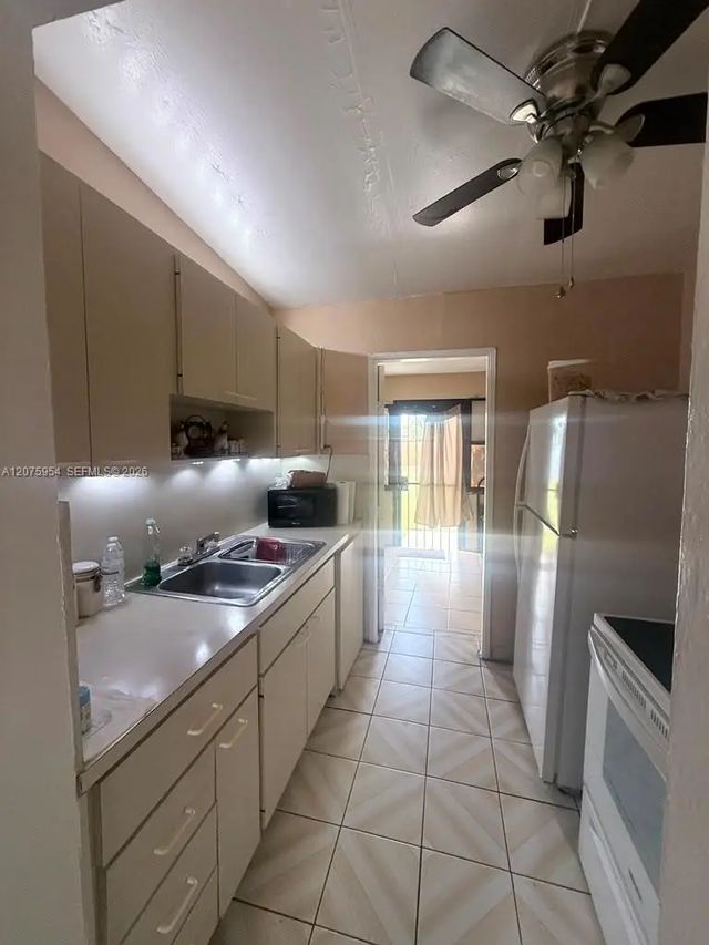 5 of 21 - 3190 Nw 97th Street, Miami, FL
