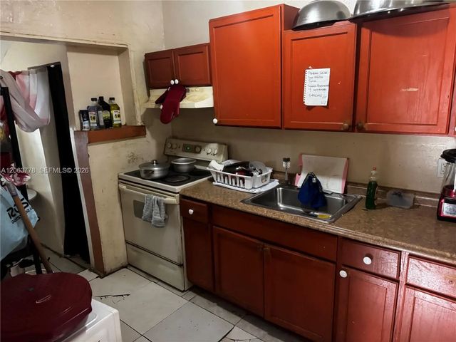 5 of 32 - 1361 Nw 53rd Street, Miami, FL