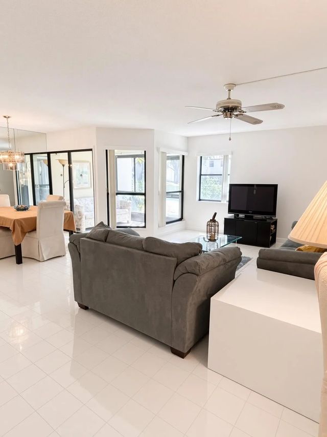 3 of 21 - 3335 Lucerne Park Drive, Greenacres, FL