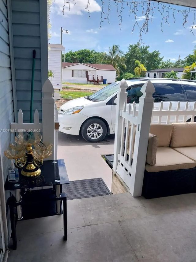 4 of 28 - 19800 Sw 180th Avenue #392, Miami, FL