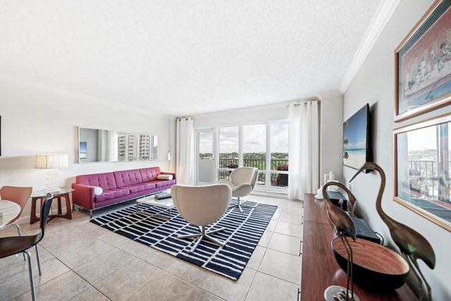 3 of 40 - 340 Sunset Drive #806, Fort Lauderdale, FL