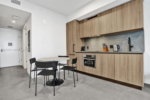 121 Ne 5th Street #2411, Miami