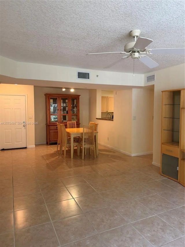 4 of 24 - 619 E Sheridan Street #105, Dania Beach, FL