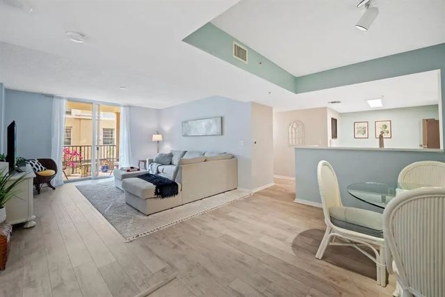 5 of 53 - 520 Se 5th Avenue #2202, Fort Lauderdale, FL