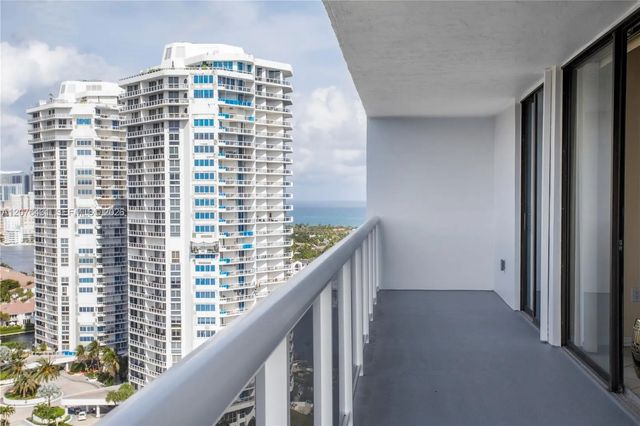 3 of 21 - 20505 E Country Club Drive #ph-39, Aventura, FL