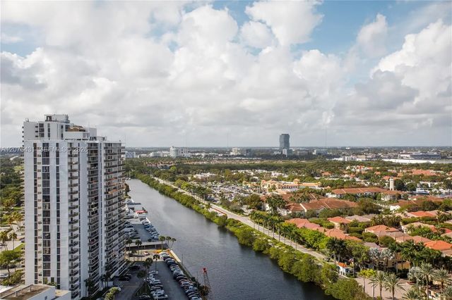 5 of 21 - 20505 E Country Club Drive #ph-39, Aventura, FL