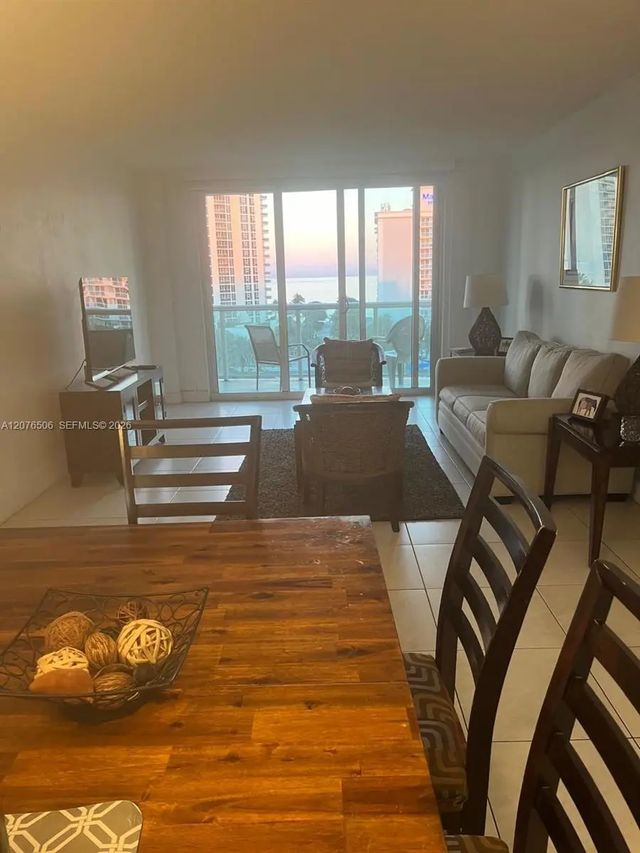 4 of 17 - 19370 Collins Avenue #805, Sunny Isles Beach, FL