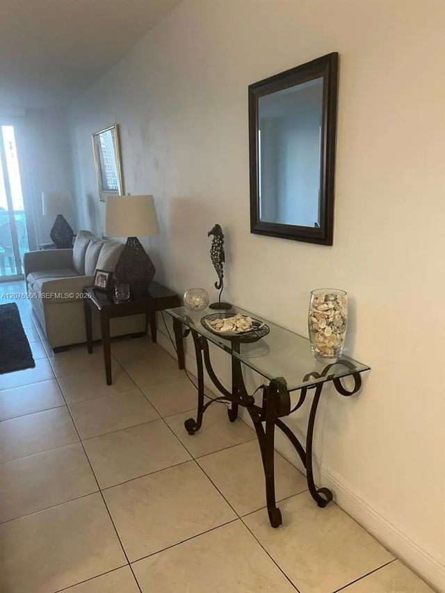 5 of 17 - 19370 Collins Avenue #805, Sunny Isles Beach, FL