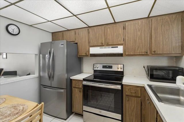 5 of 25 - 8510 Sunrise Lakes Boulevard #301, Sunrise, FL