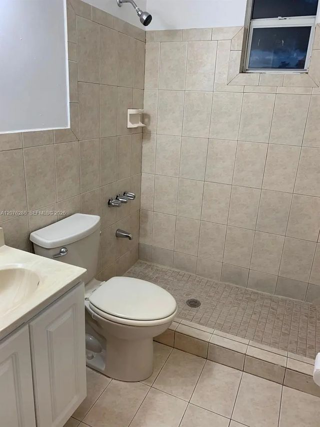 5 of 19 - 200 Nw 34th Avenue, Miami, FL