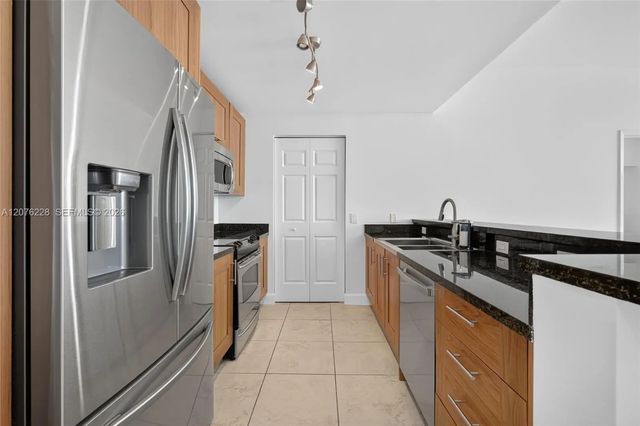 5 of 43 - 1300 Ponce De Leon Boulevard #405, Coral Gables, FL
