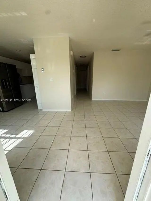 3 of 25 - 982 Sw 9th Court, Florida City, FL