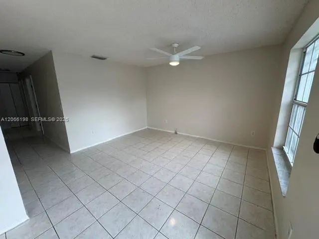 4 of 25 - 982 Sw 9th Court, Florida City, FL