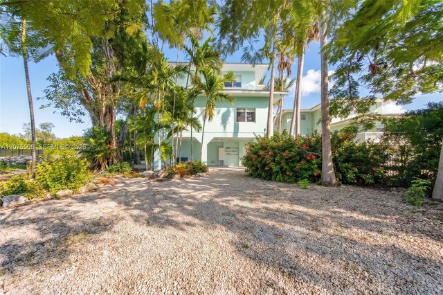 3 of 45 - 316 N Dr, Islamorada, FL
