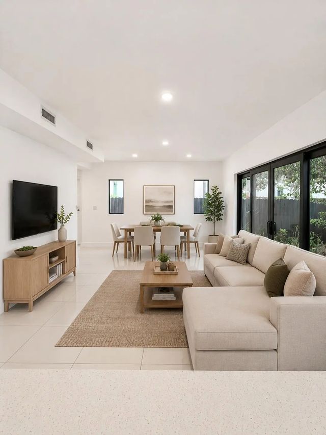 5 of 22 - 242 Nw 11th Court, Florida City, FL