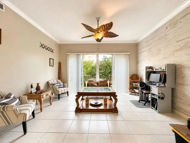 37 Harbour Isle Drive E #101, Fort Pierce