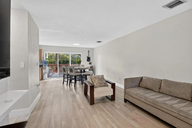 4 of 35 - 4950 Palm Garden Lane, Davie, FL