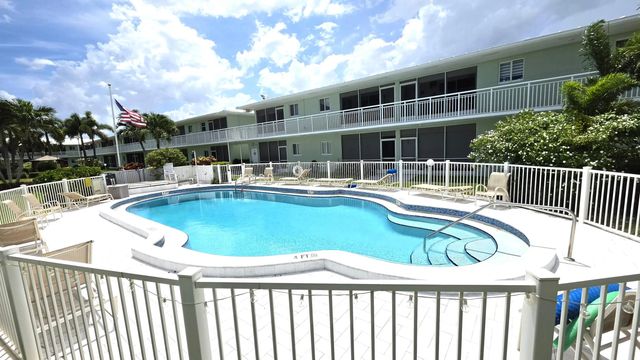 2100 Ne 38th Street #219, Lighthouse Point