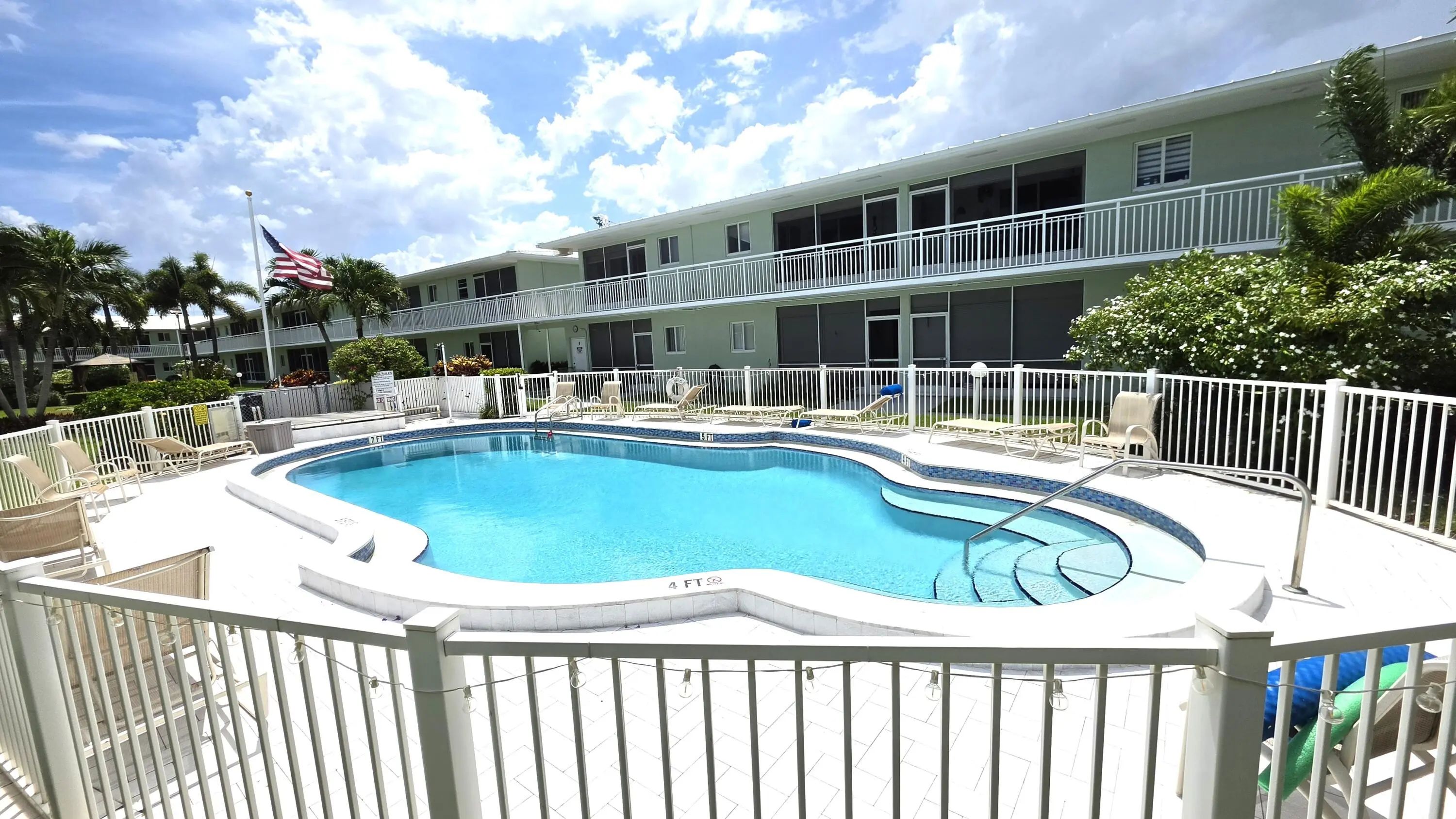 2100 Ne 38th Street #219, Lighthouse Point