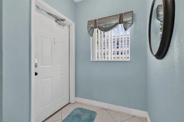 3 of 31 - 4721 Lucerne Lakes Boulevard E #711, Lake Worth, FL