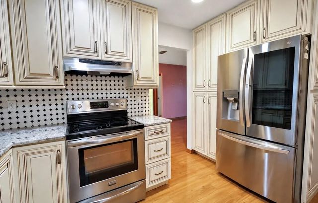 4 of 16 - 415 Se Calmoso Drive, Port St. Lucie, FL