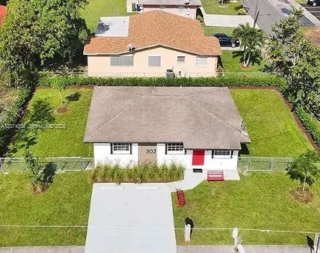 2 of 34 - 302 Nw 9th Street, Hallandale Beach, FL