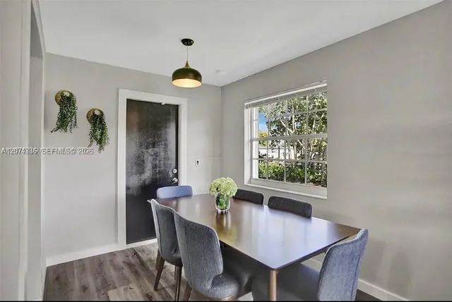 3 of 34 - 302 Nw 9th Street, Hallandale Beach, FL