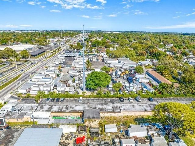 5 of 12 - 8975 Nw 27th Avenue, Miami, FL