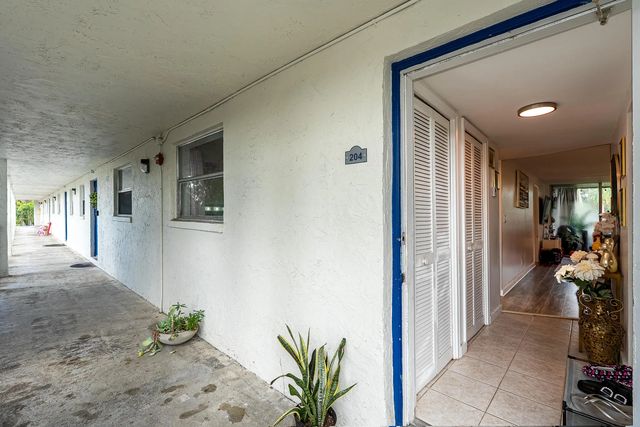 2 of 33 - 5100 Sw 64th Avenue #204a, Davie, FL