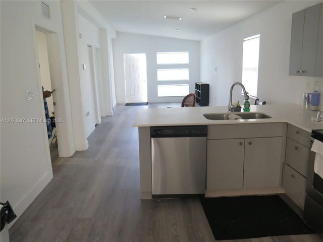 3 of 7 - 2290 Sw 58th Avenue, Miami, FL