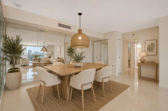 3 of 36 - 19101 Ne 36th Court #1602, Aventura, FL