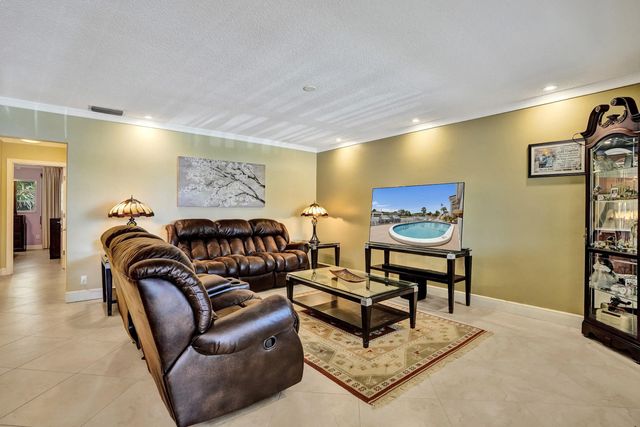 4 of 48 - 2121 Ne 68th Street #202, Fort Lauderdale, FL