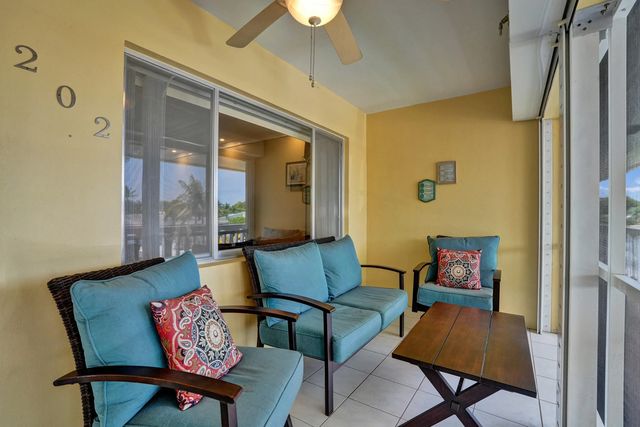 5 of 48 - 2121 Ne 68th Street #202, Fort Lauderdale, FL