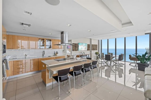 4 of 38 - 6899 Collins Avenue #2708, Miami Beach, FL